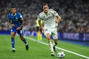 阿斯:卡雷拉斯改踢中后卫表现依旧抢眼,防守到位且传控能力出色 阿斯:卡雷拉斯改踢中后卫表现依旧抢眼,防守到位且传控能力出色