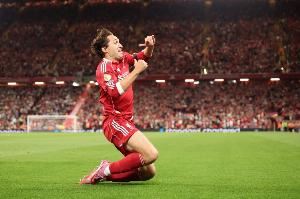 小基耶萨:我渴望留队竞争,想用更好表现回报球队和球迷 小基耶萨:我渴望留队竞争,想用更好表现回报球队和球迷