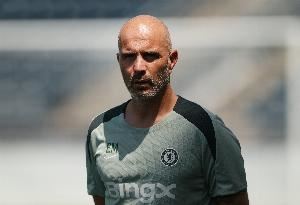 避免马雷斯卡染黄😂邮报:切尔西助教奎瓦负责比赛时与裁判沟通 避免马雷斯卡染黄😂邮报:切尔西助教奎瓦负责比赛时与裁判沟通