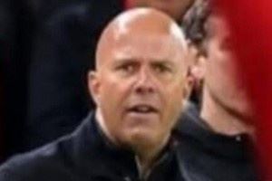 今日趣图:你什么007?阿隆索斯洛特0平0负7胜 塔子0英超0欧冠7年 今日趣图:你什么007?阿隆索斯洛特0平0负7胜 塔子0英超0欧冠7年