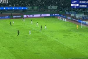 卡列洛半场补时第10分钟破门,浙江连追两球暂2-3落后蓉城 卡列洛半场补时第10分钟破门,浙江连追两球暂2-3落后蓉城