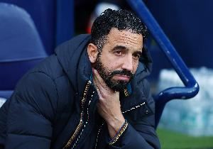 阿莫林:选择乌加特是为了平衡球队 相比进攻我更关心球队防守 阿莫林:选择乌加特是为了平衡球队 相比进攻我更关心球队防守