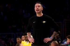 Shams:湖人与雷迪克签两年提前续约 目前合同共计5年价值4500万 Shams:湖人与雷迪克签两年提前续约 目前合同共计5年价值4500万