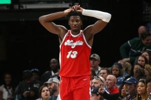 灰熊伤病汇总:JJJ&埃迪分别再缺阵4-6周&6-9周 克拉克赛季初缺阵 灰熊伤病汇总:JJJ&埃迪分别再缺阵4-6周&6-9周 克拉克赛季初缺阵