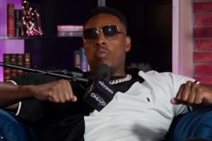 皮尔斯:与别的女人调情不算出轨只能算不尊重 有性行为才算 皮尔斯:与别的女人调情不算出轨只能算不尊重 有性行为才算