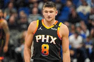 格雷森-阿伦:乔丹-奥特教练心思缜密且做事目的性很明确 格雷森-阿伦:乔丹-奥特教练心思缜密且做事目的性很明确