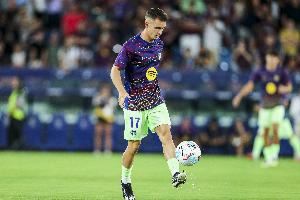 阿斯:卡萨多因肌肉不适退出训练,巴萨面临中场人手短缺的困境 阿斯:卡萨多因肌肉不适退出训练,巴萨面临中场人手短缺的困境