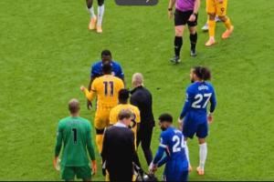 爆发冲突!太阳报:切尔西可能因凯塞多行为被英足总追罚 爆发冲突!太阳报:切尔西可能因凯塞多行为被英足总追罚