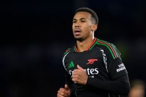 近3个赛季加布里埃尔在英超攻入8球,没有哪名中后卫比他进球更多 近3个赛季加布里埃尔在英超攻入8球,没有哪名中后卫比他进球更多