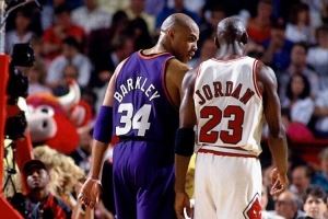 巴克利:我被不少人隔扣过那不是什么大事 乔丹也被AI晃过 巴克利:我被不少人隔扣过那不是什么大事 乔丹也被AI晃过