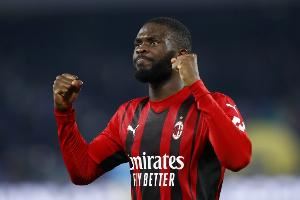 托莫里:阿莱格里要求我们集体防守,这3分实至名归 托莫里:阿莱格里要求我们集体防守,这3分实至名归