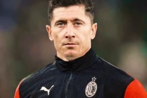 明夏将满38岁!记者:米兰接触莱万经纪人,探索明夏签他的可能性 明夏将满38岁!记者:米兰接触莱万经纪人,探索明夏签他的可能性