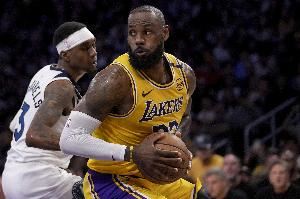 詹姆斯已经从左膝伤势中完全康复 但湖人不打算让他多打季前赛 詹姆斯已经从左膝伤势中完全康复 但湖人不打算让他多打季前赛