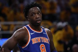 阿努诺比首场季前赛将缺席 米切尔-罗宾逊将担任首发中锋! 阿努诺比首场季前赛将缺席 米切尔-罗宾逊将担任首发中锋!