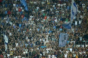 罗体:那不勒斯、葡体球迷赛前爆发冲突,六人被捕一人送医 罗体:那不勒斯、葡体球迷赛前爆发冲突,六人被捕一人送医