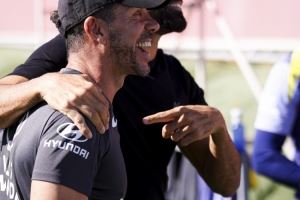 马竞官方晒照,欢迎名宿迭戈-科斯塔、戈丁造访球队 马竞官方晒照,欢迎名宿迭戈-科斯塔、戈丁造访球队