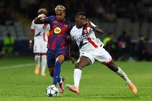 还会交手很多年😏门德斯两度对位亚马尔拿MVP 23岁身价7000万欧 还会交手很多年😏门德斯两度对位亚马尔拿MVP 23岁身价7000万欧