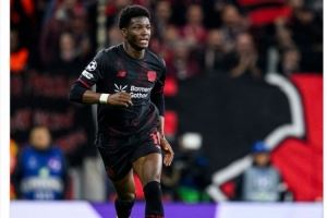 官方:勒沃库森18岁中卫塔佩左大腿后侧肌腱受伤,预计11月复出 官方:勒沃库森18岁中卫塔佩左大腿后侧肌腱受伤,预计11月复出