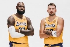 詹姆斯晒20张照片开启生涯第23赛季:荣耀时刻 尽情享受🙏🏾 詹姆斯晒20张照片开启生涯第23赛季:荣耀时刻 尽情享受🙏🏾