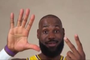 NBA版手势舞!詹库杜领衔众将用手势比出自己是第几个赛季 NBA版手势舞!詹库杜领衔众将用手势比出自己是第几个赛季