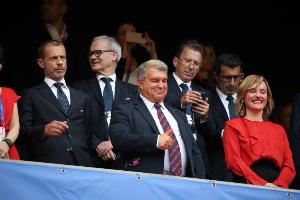 世体:巴萨球迷至今仍在每场比赛前嘘欧冠主题曲 世体:巴萨球迷至今仍在每场比赛前嘘欧冠主题曲