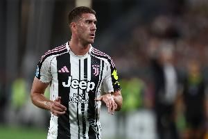 弗拉霍维奇当选尤文9月最佳球员,将在主场对阵米兰赛前领奖 弗拉霍维奇当选尤文9月最佳球员,将在主场对阵米兰赛前领奖