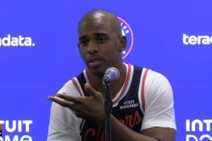 快船邓恩:保罗是顶级职业球员 观察他在场打球对我帮助很大 快船邓恩:保罗是顶级职业球员 观察他在场打球对我帮助很大