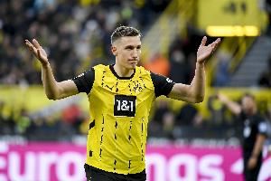 每体:巴萨有意补强中后卫,他们正在关注施洛特贝克和伊纳西奥 每体:巴萨有意补强中后卫,他们正在关注施洛特贝克和伊纳西奥