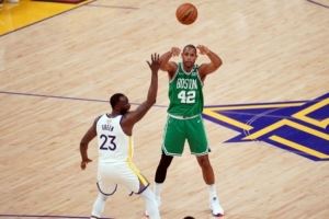 贝弗利:勇士得到霍福德将会帮到追梦 因为前者能防中锋 贝弗利:勇士得到霍福德将会帮到追梦 因为前者能防中锋