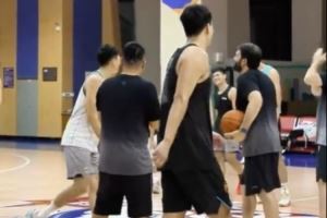 福建男篮最新训练视频:保持勤奋! 福建男篮最新训练视频:保持勤奋!