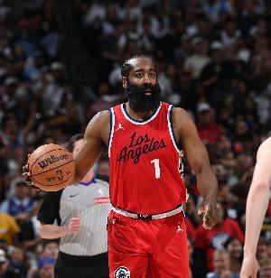 哈登:迷你训练营更多是为老将准备的 这对后续团队磨合是好开始 哈登:迷你训练营更多是为老将准备的 这对后续团队磨合是好开始