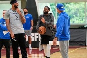 浓眉晒照为生涯第14季预热 队友拉塞尔、欧文和弗拉格均有亮相! 浓眉晒照为生涯第14季预热 队友拉塞尔、欧文和弗拉格均有亮相!