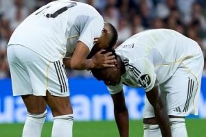 暖心让点!姆巴佩社媒晒与维尼修斯合照:永远与你同在 暖心让点!姆巴佩社媒晒与维尼修斯合照:永远与你同在