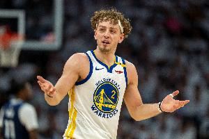 科尔谈二阵容控球策略:我喜欢有多名控球手 这也是霍福德的优势 科尔谈二阵容控球策略:我喜欢有多名控球手 这也是霍福德的优势