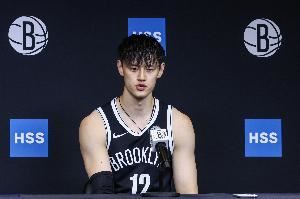 曾凡博:很荣幸成为NBA中国赛的一份子 期待自己上场的那瞬间 曾凡博:很荣幸成为NBA中国赛的一份子 期待自己上场的那瞬间