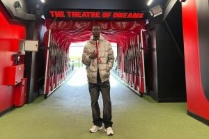 罗马诺:17岁塞内加尔中场达博参与曼联试训,给球队留积极印象 罗马诺:17岁塞内加尔中场达博参与曼联试训,给球队留积极印象