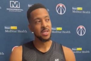 CJ赞奇才:这是我效力过的最有条理的球队 伙食&营养师都很棒 CJ赞奇才:这是我效力过的最有条理的球队 伙食&营养师都很棒