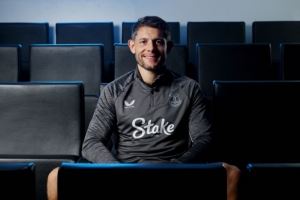 塔科夫斯基:能够继续为埃弗顿服务让我激动和自豪,想要踢欧战 塔科夫斯基:能够继续为埃弗顿服务让我激动和自豪,想要踢欧战