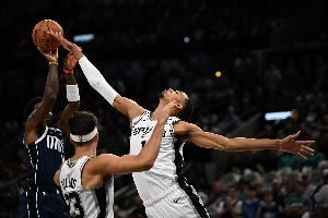 东契奇:全明星1V1决赛可能是文班VS欧文 但想在文班头上得分太难 东契奇:全明星1V1决赛可能是文班VS欧文 但想在文班头上得分太难