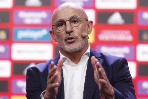 执教心态?德拉富恩特:赢球时不必自认最佳,输球也无需妄自菲薄 执教心态?德拉富恩特:赢球时不必自认最佳,输球也无需妄自菲薄