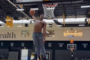 期待首秀!湖人官方晒新秀阿杜-蒂耶罗训练上演自抛自扣 期待首秀!湖人官方晒新秀阿杜-蒂耶罗训练上演自抛自扣