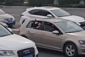 唱响助威歌的亚泰少年,感动了全城 唱响助威歌的亚泰少年,感动了全城