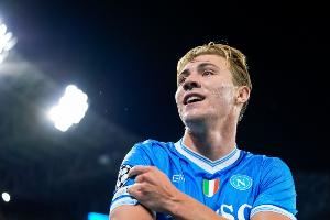 米体:那不勒斯4400万欧买断霍伊伦很值,解约金设置8500万欧低了 米体:那不勒斯4400万欧买断霍伊伦很值,解约金设置8500万欧低了