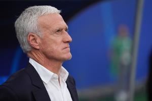 德尚:姆巴佩伤势没有恶化,但被换下前他脚踝受伤的地方又被撞了 德尚:姆巴佩伤势没有恶化,但被换下前他脚踝受伤的地方又被撞了