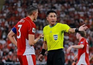 遭马宁出示6黄!印尼队长:判罚对我们不利,很难保持尊重裁判 遭马宁出示6黄!印尼队长:判罚对我们不利,很难保持尊重裁判