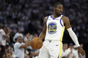 媒体人:库明加确实一言难尽 艾顿的比赛特色和东契奇完美契合 媒体人:库明加确实一言难尽 艾顿的比赛特色和东契奇完美契合