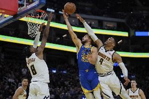 余华:威少现在的处境和库里有关 若没库里 威少现在仍能拿5000万 余华:威少现在的处境和库里有关 若没库里 威少现在仍能拿5000万