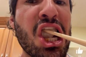 帕托社媒晒吃饺子视频:好想念中国,吃中国菜时感觉离你们更近了 帕托社媒晒吃饺子视频:好想念中国,吃中国菜时感觉离你们更近了