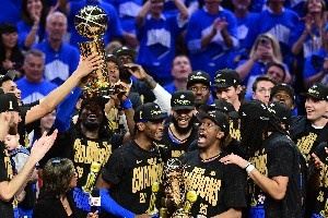 TA预测西部排名:雷霆66胜16负居首 船勇掘列二三四 湖人六火箭八 TA预测西部排名:雷霆66胜16负居首 船勇掘列二三四 湖人六火箭八