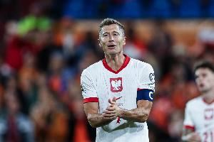 莱万回应年龄质疑:我还能贡献很多 我减少比赛时间对赛季有帮助 莱万回应年龄质疑:我还能贡献很多 我减少比赛时间对赛季有帮助